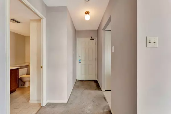 Burlington, ON L7S 2J3,1270 Maple Crossing BLVD #1502