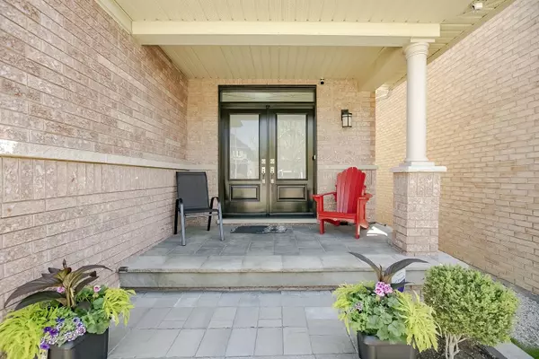 Brampton, ON L6Y 0P2,15 Fallharvest AVE