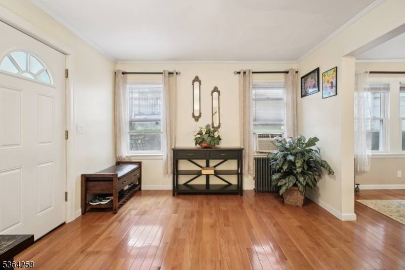 Livingston Twp., NJ 07039,48 Lincoln Ave