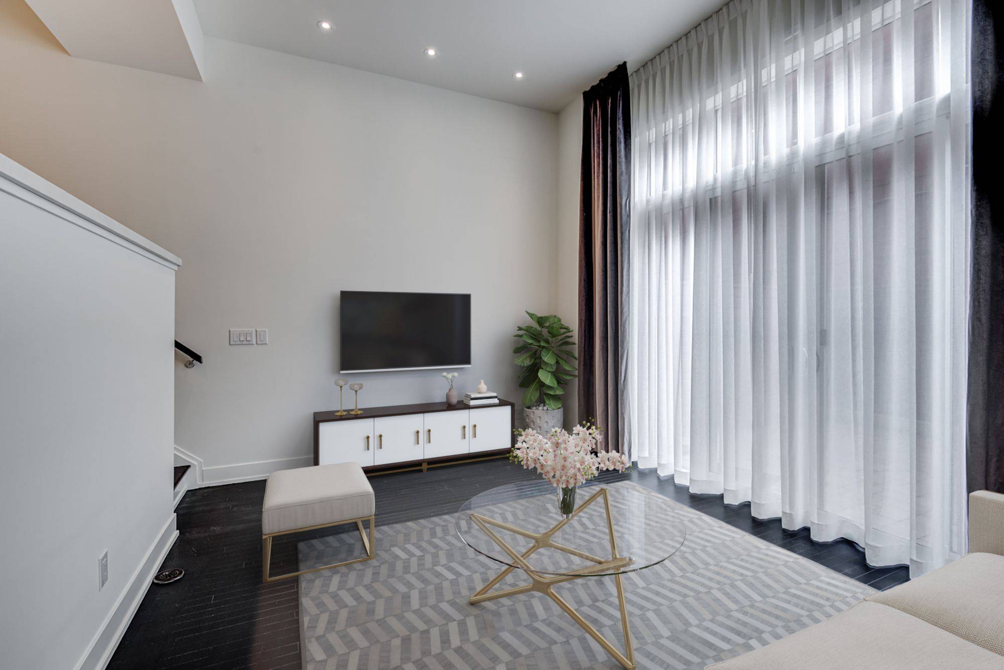 Toronto C01, ON M5T 3B1,12 Cecil ST #A