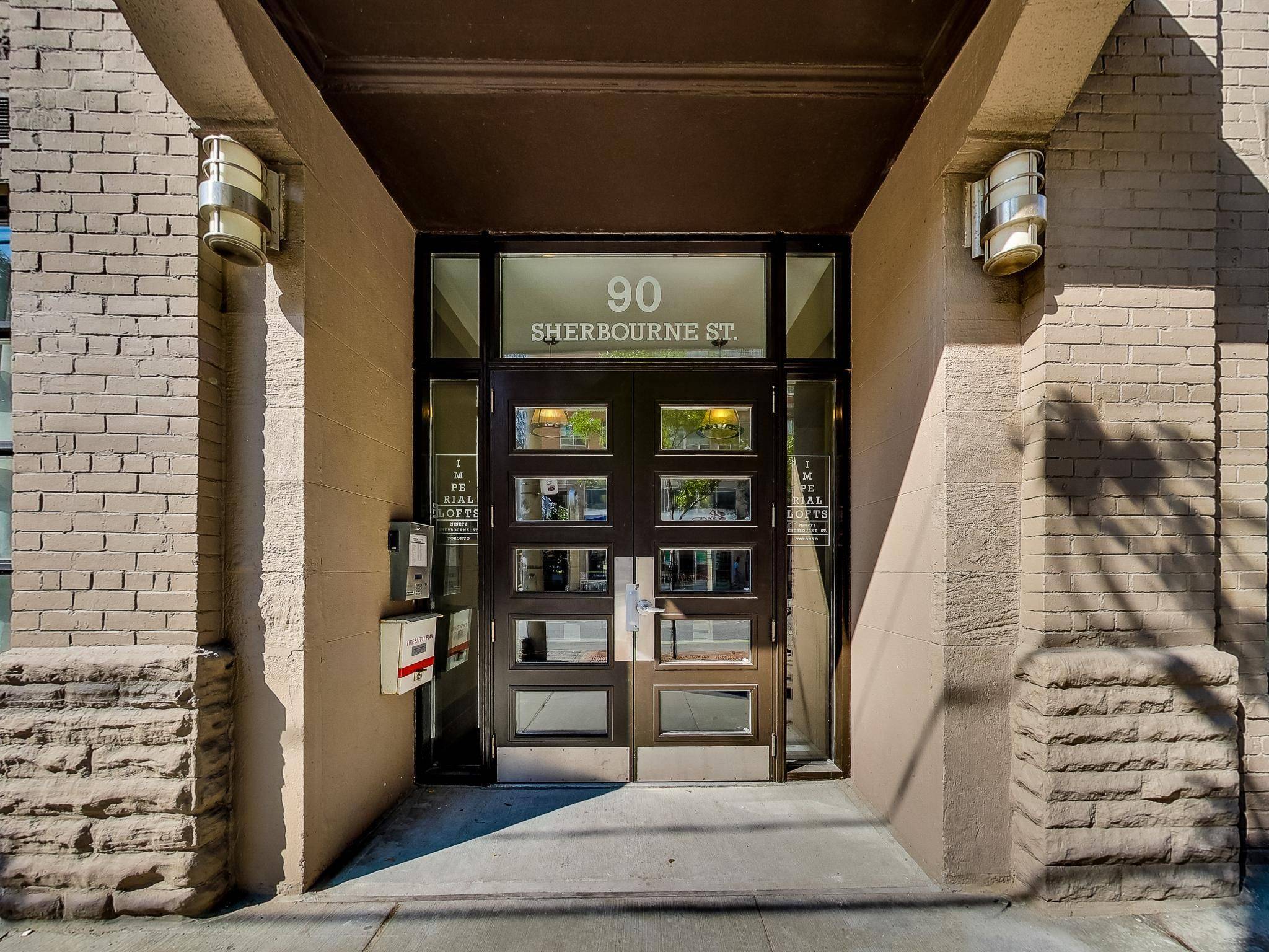 Toronto C08, ON M5A 2R1,90 Sherbourne ST #405