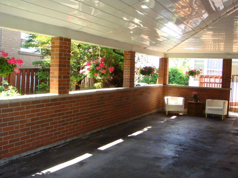 Toronto E09, ON M1H 2H1,37 Jarwick DR