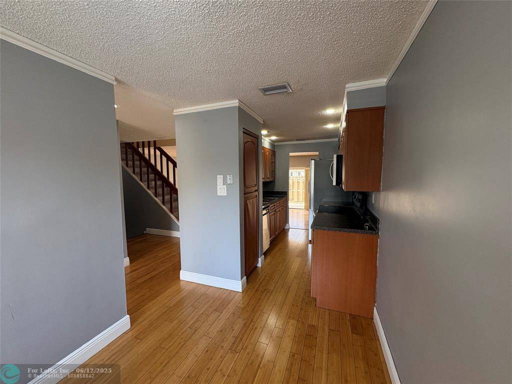 Plantation, FL 33324,8253 NW 8TH PLACE  #2