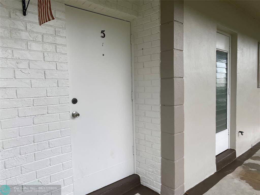 Deerfield Beach, FL 33441,430 SE 2nd Ave  #5