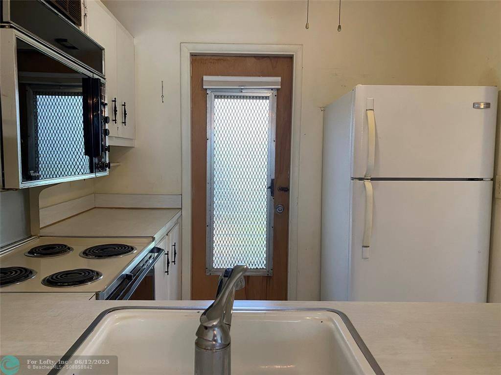 Deerfield Beach, FL 33441,430 SE 2nd Ave  #5