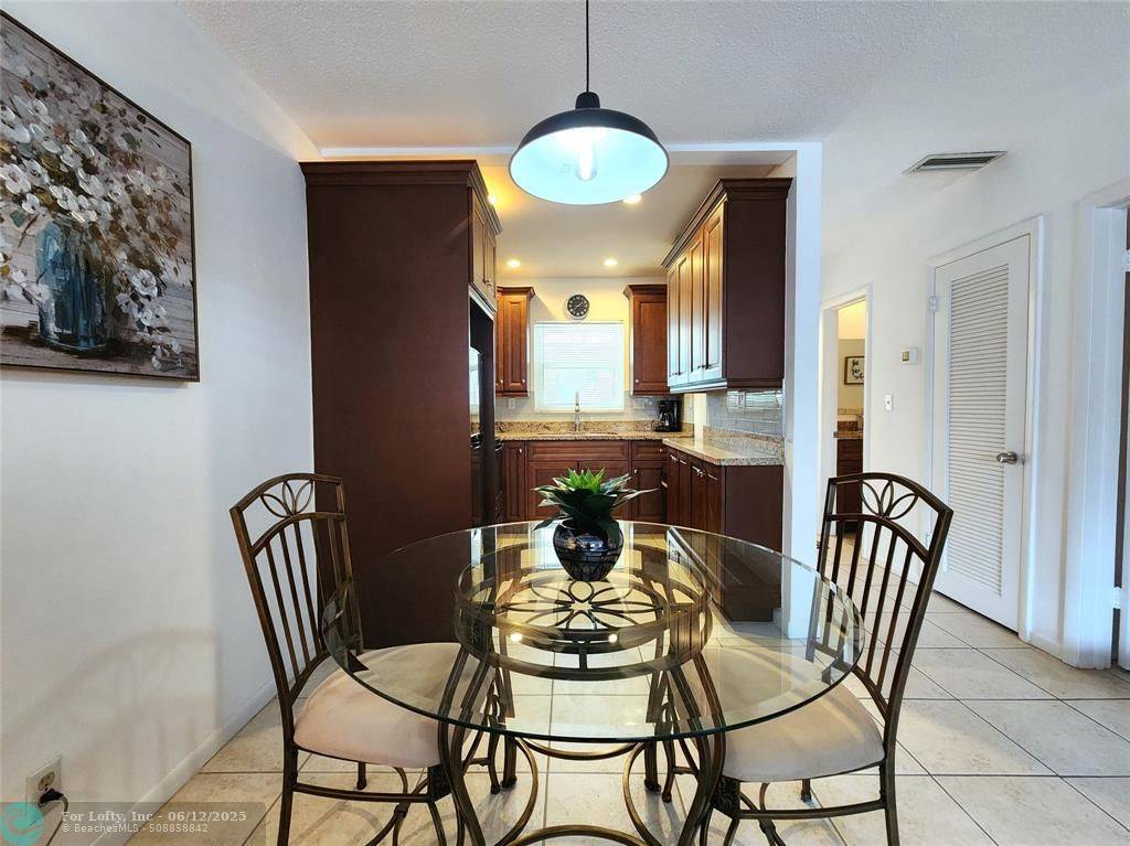 Deerfield Beach, FL 33441,664 SE 20th Ave  #26