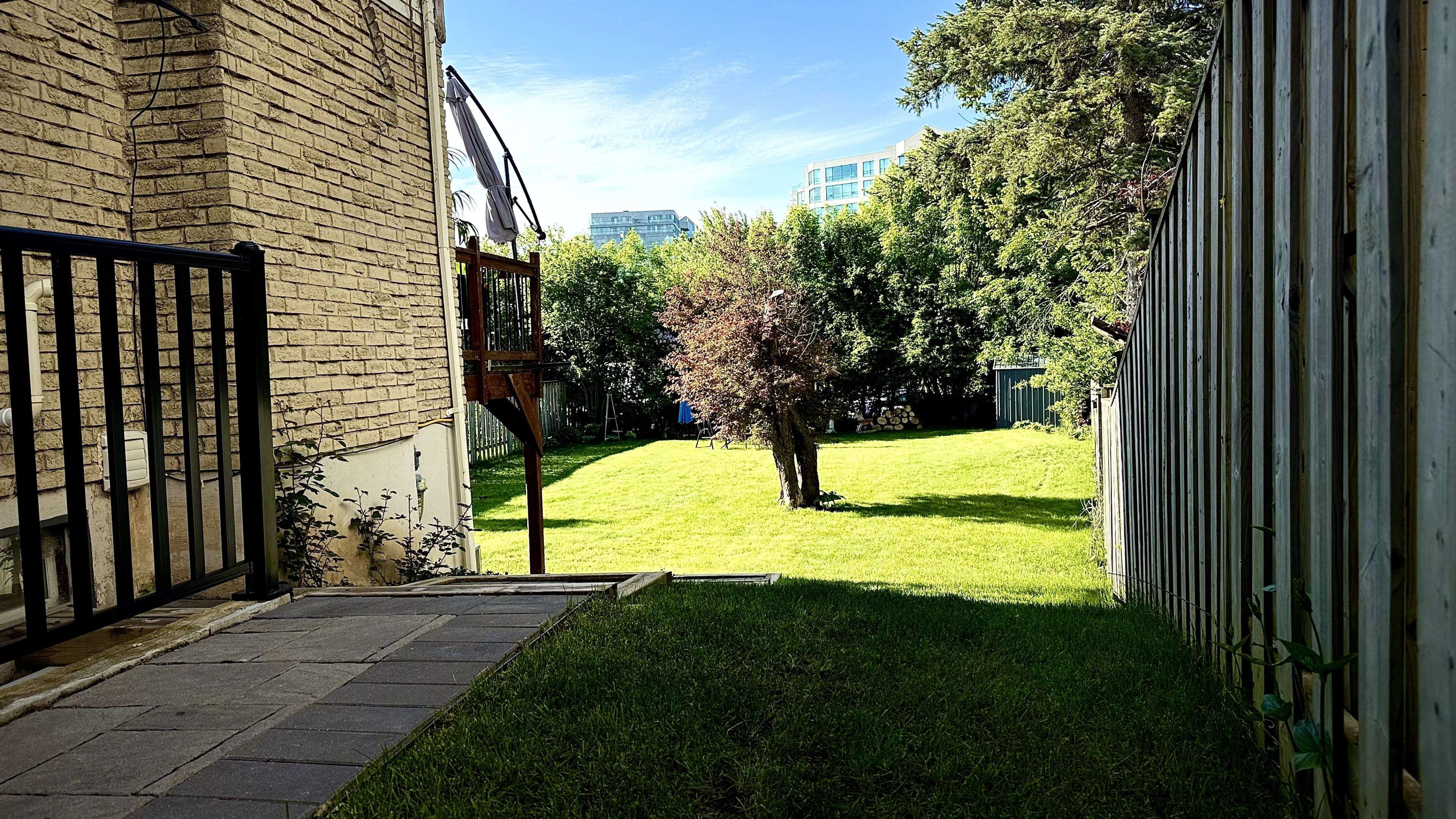 91 Tamarack DR, Markham, ON L3T 4W2