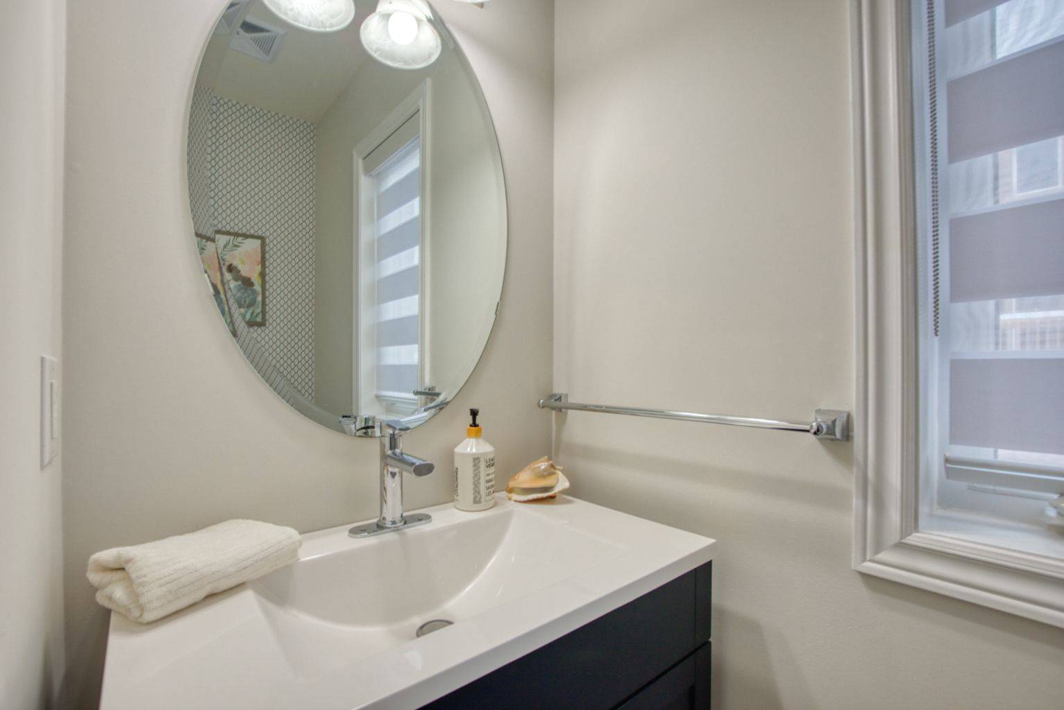Bradford West Gwillimbury, ON L3Z 0V3,86 Selby CRES