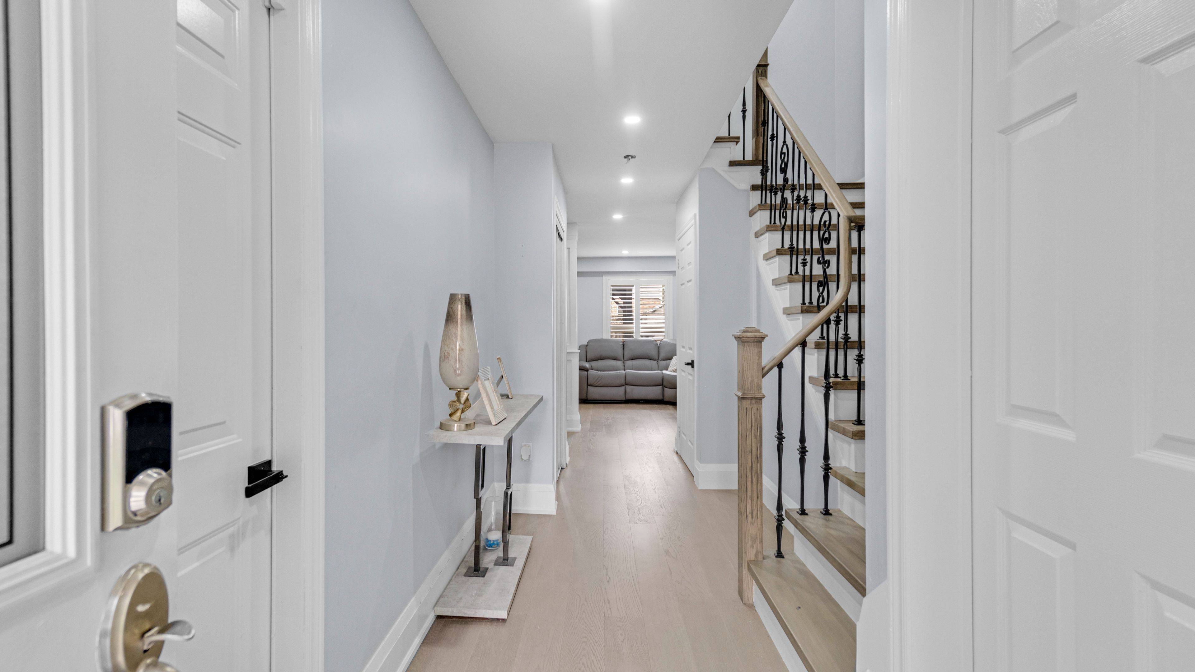 Brampton, ON L7A 2L3,21 EARL  GREY CRES