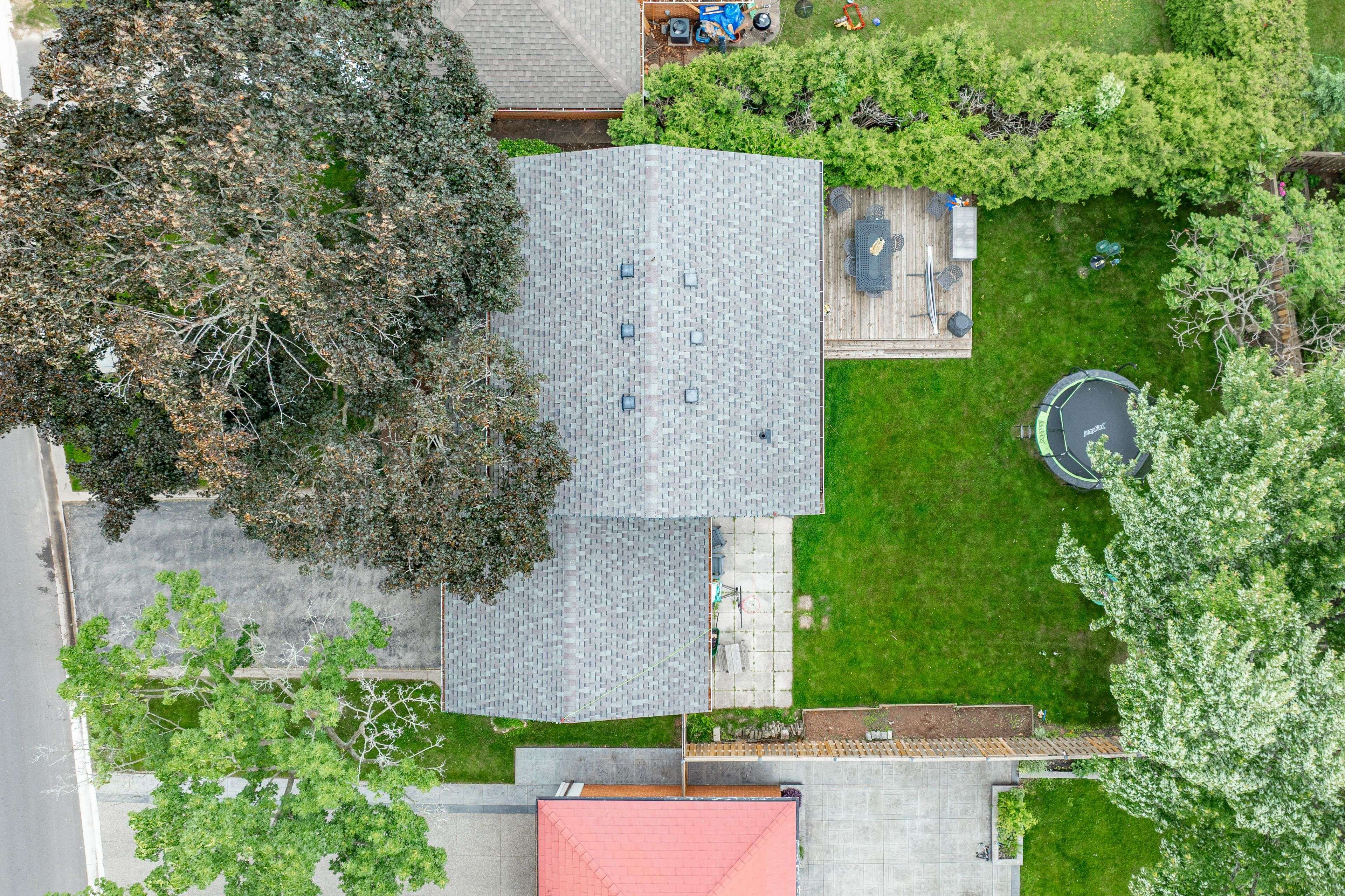 Oakville, ON L6L 2H8,2264 Yolanda DR