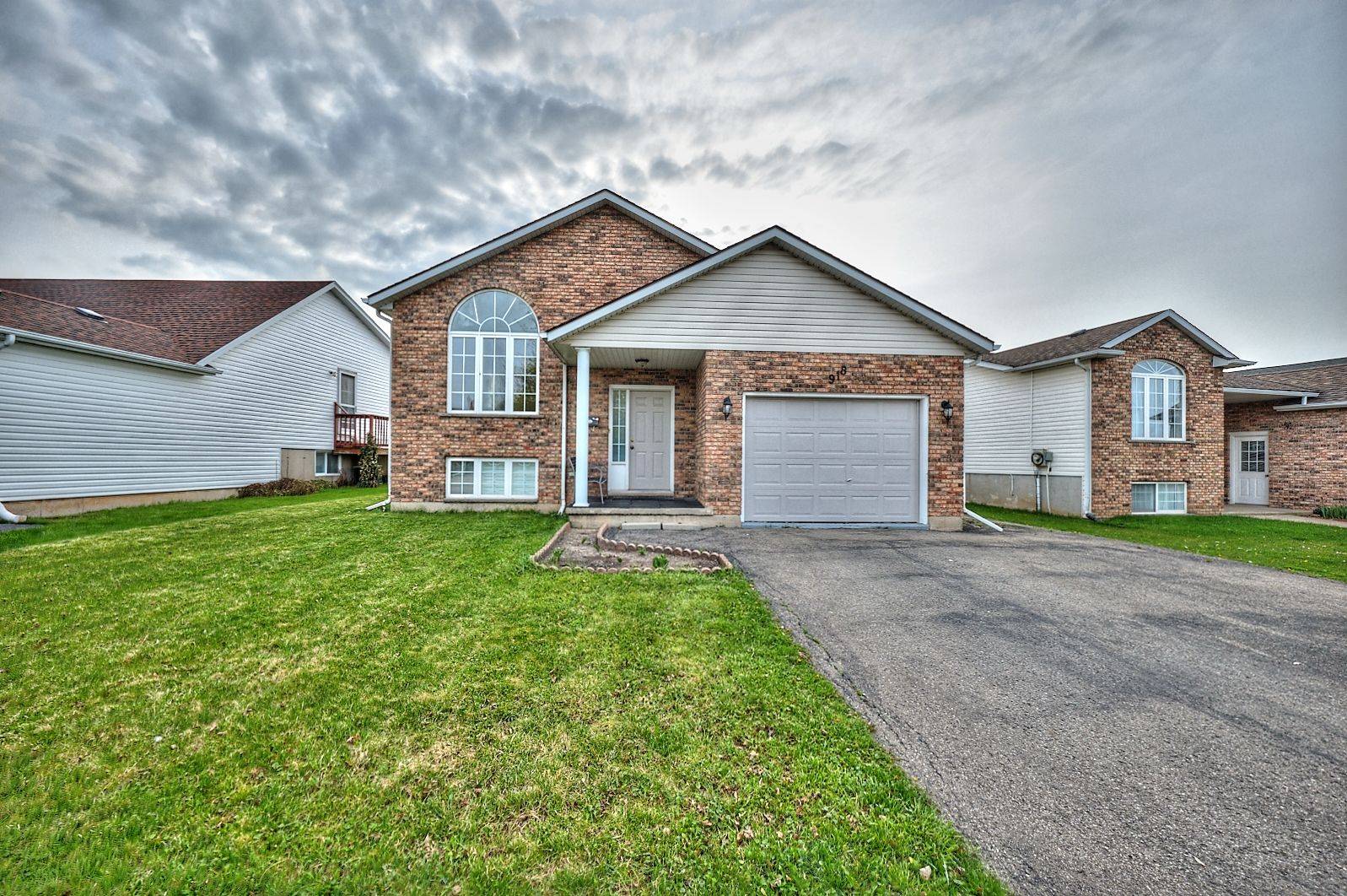 918 Concession RD, Fort Erie, ON L2A 6B8