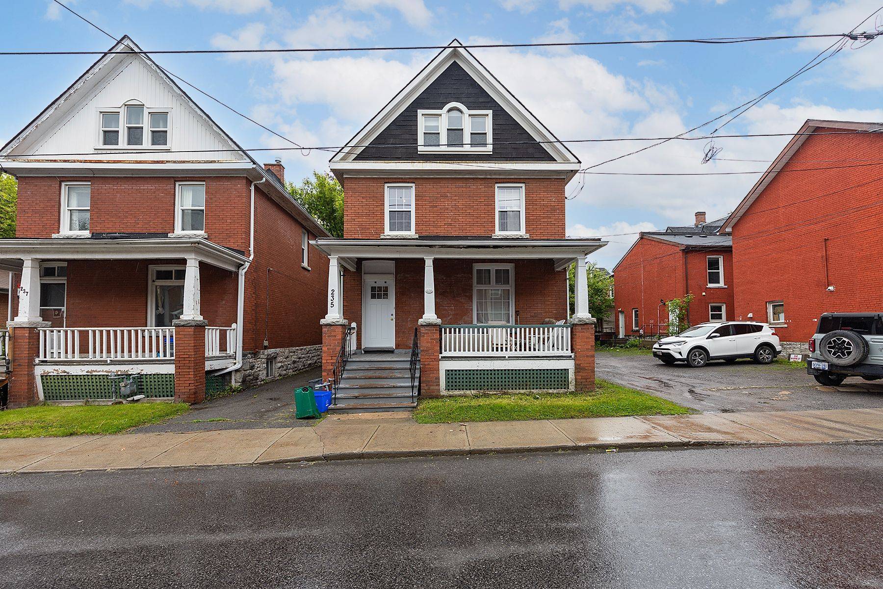 235 William ST, Kingston, ON K7L 2E5