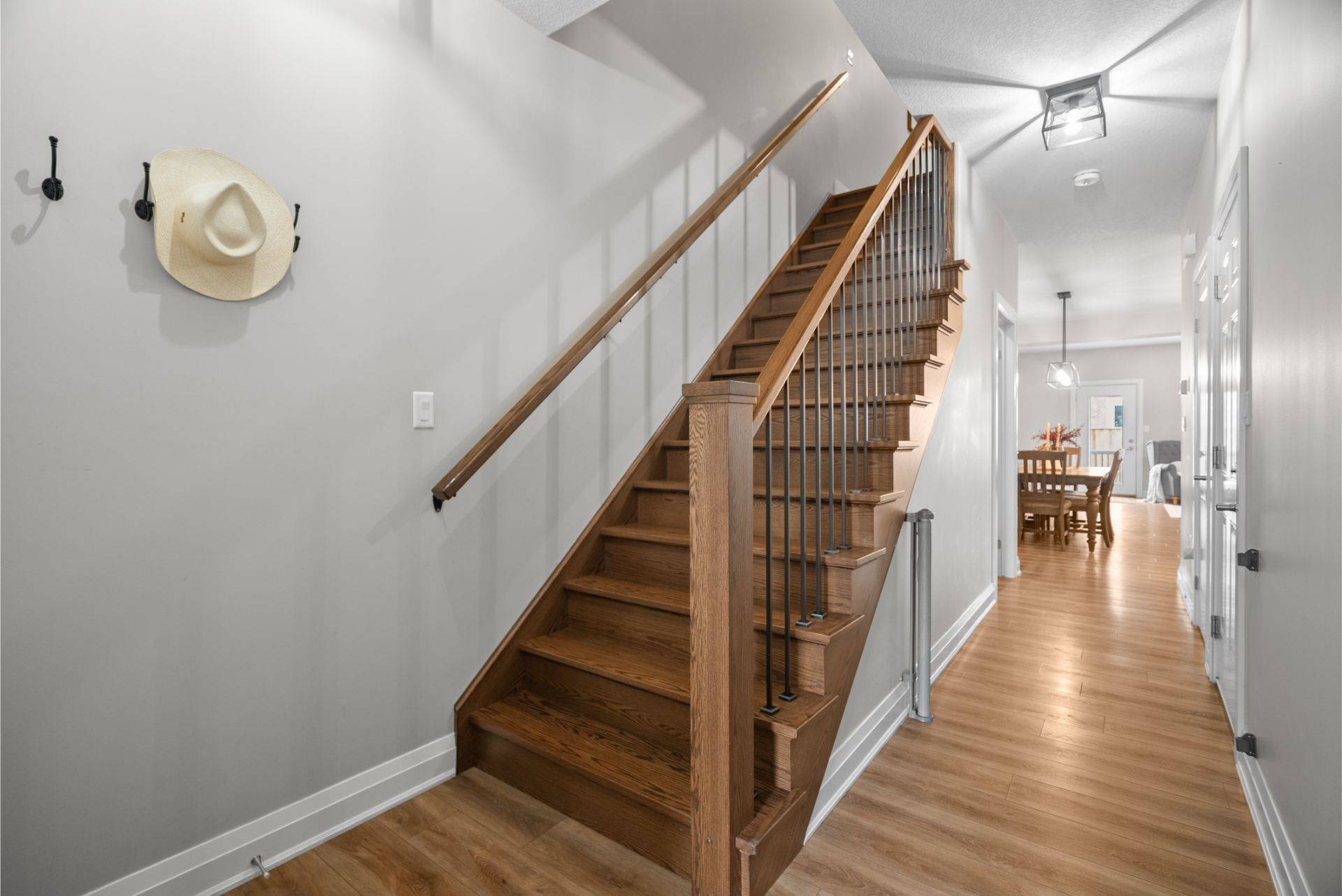 Guelph, ON N1E 7L8,118 Simmonds DR #6