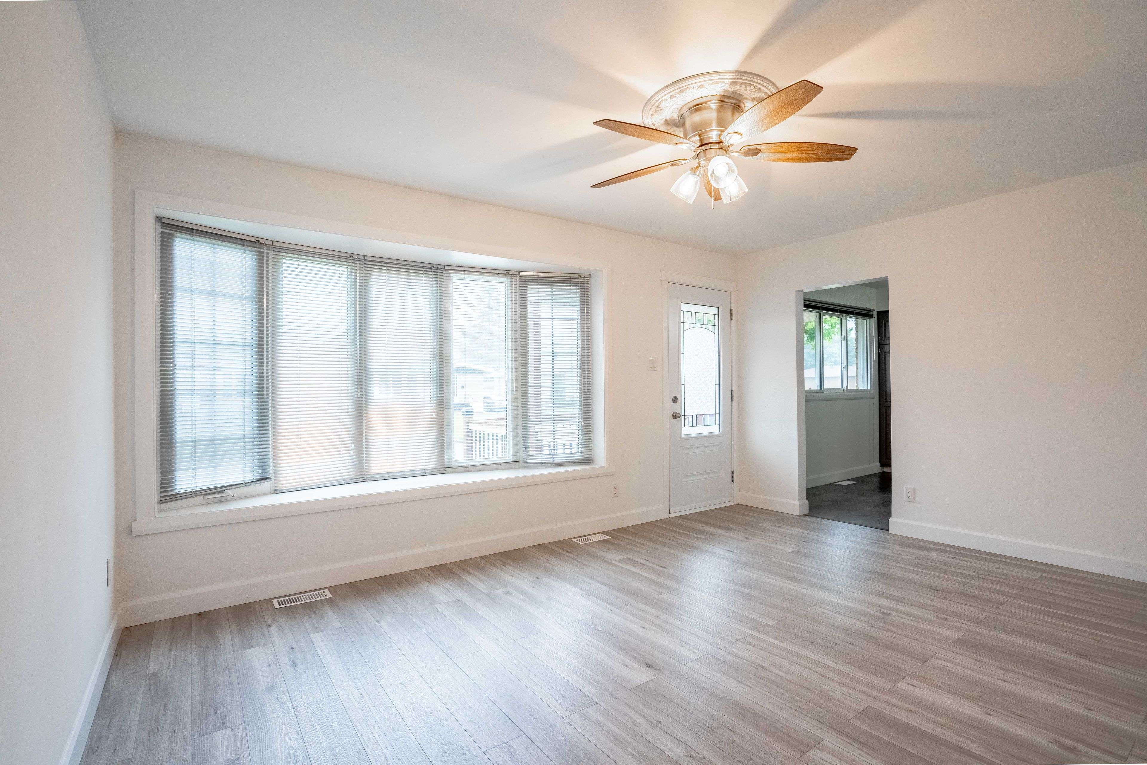 Cornwall, ON K6H 5L1,519 Anthony ST