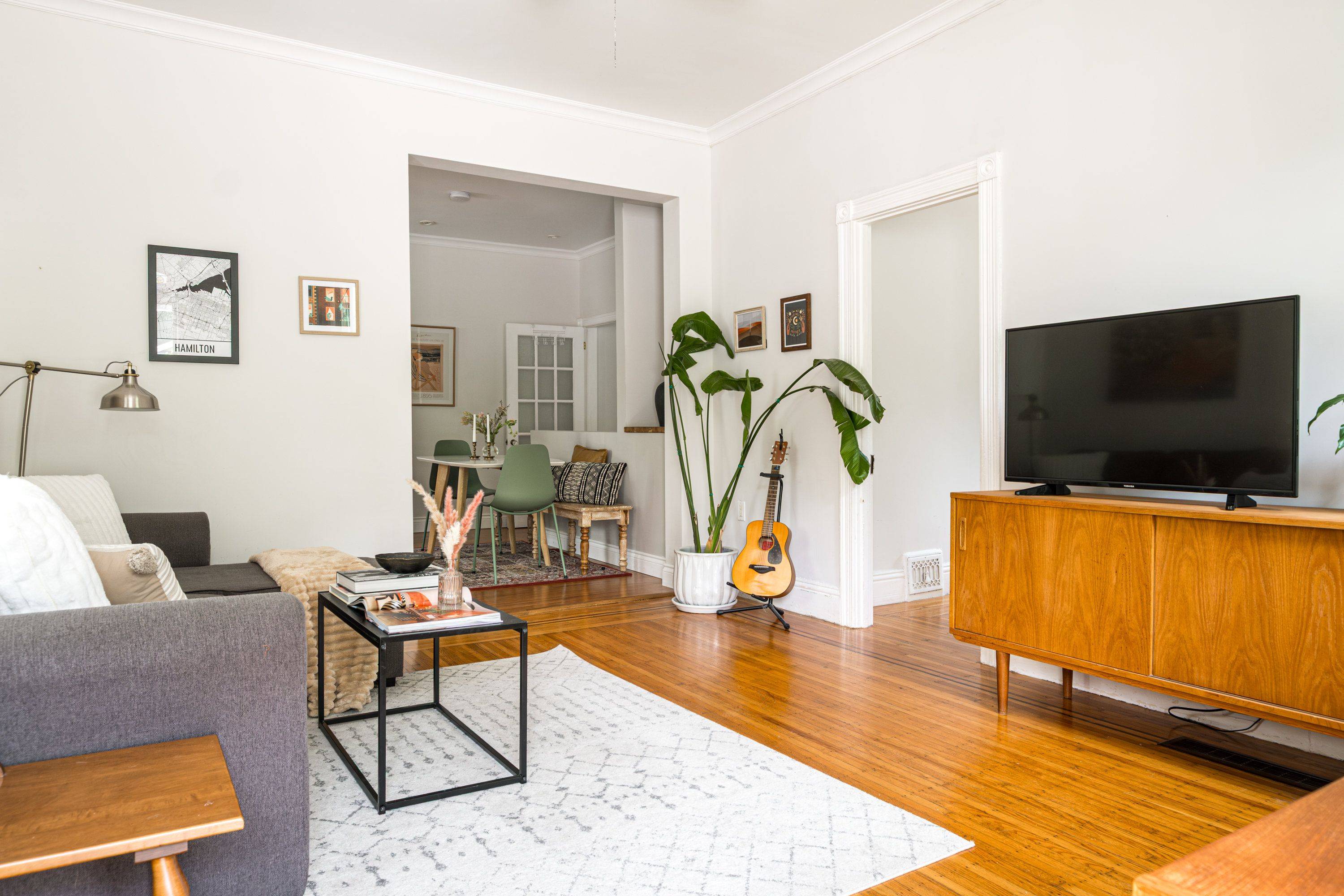 Hamilton, ON L8P 4L7,432 Dundurn ST S