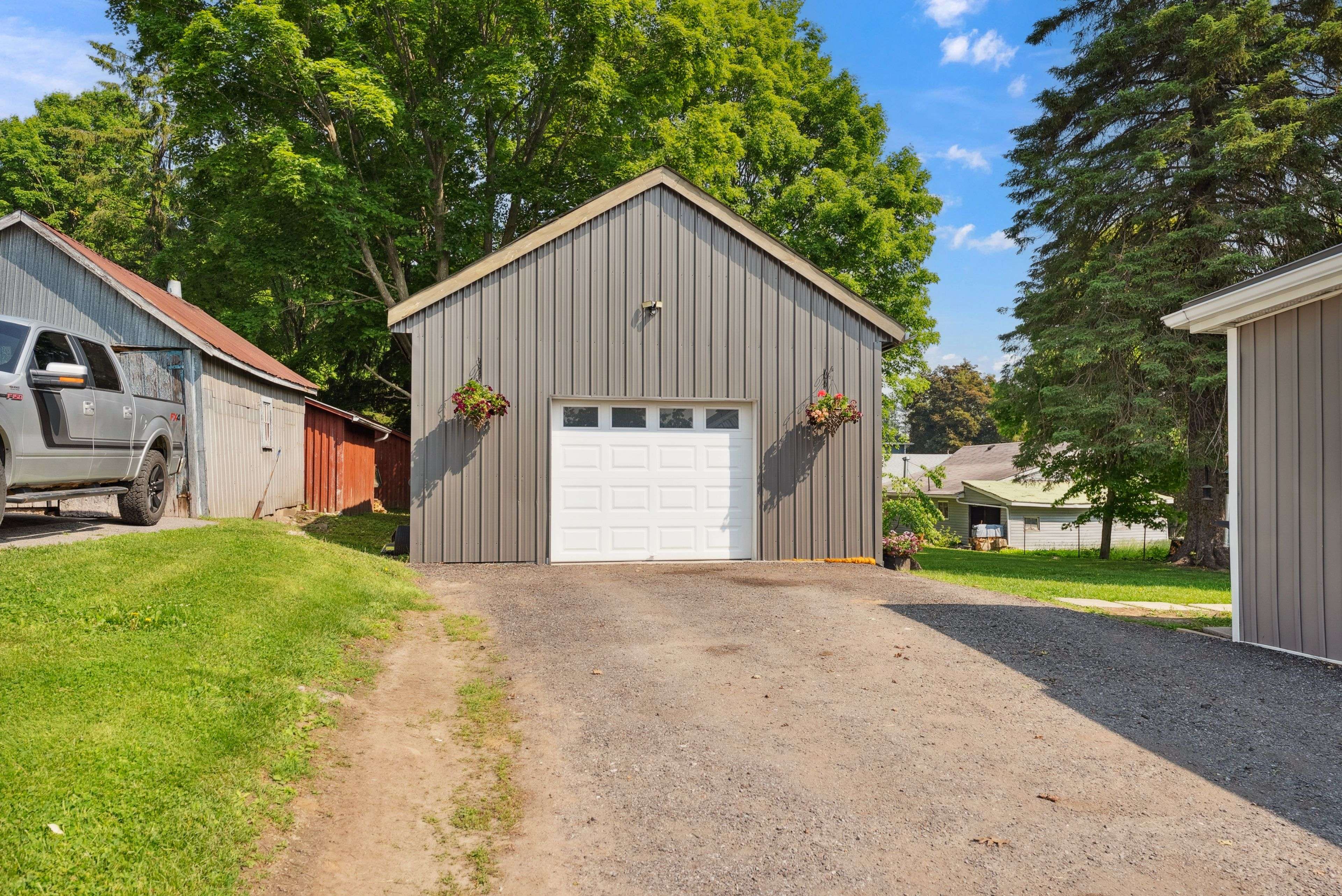 Tweed, ON K0K 3J0,312 River ST W