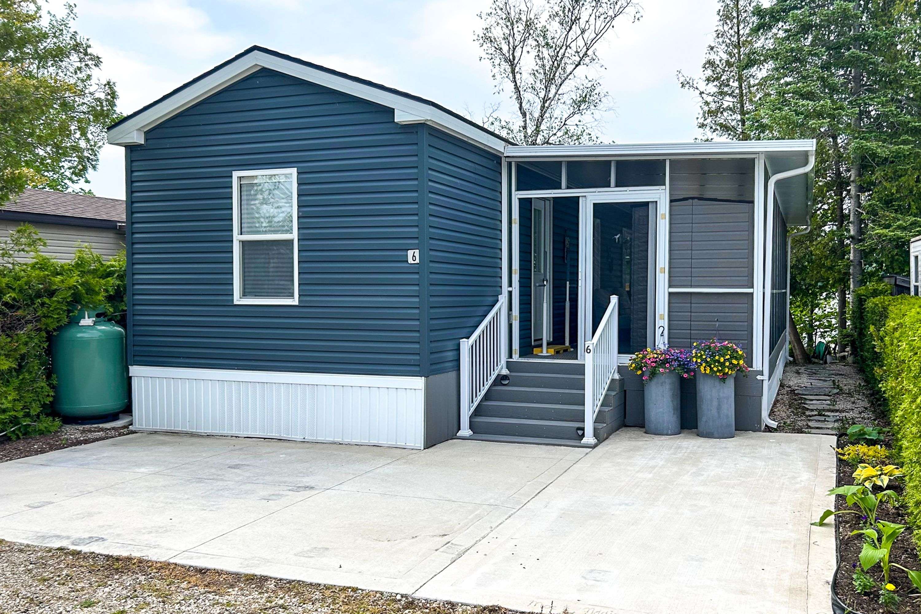South Bruce Peninsula, ON N0H 2T0,2905 Bruce Rd 13 N/A #Unit # 6