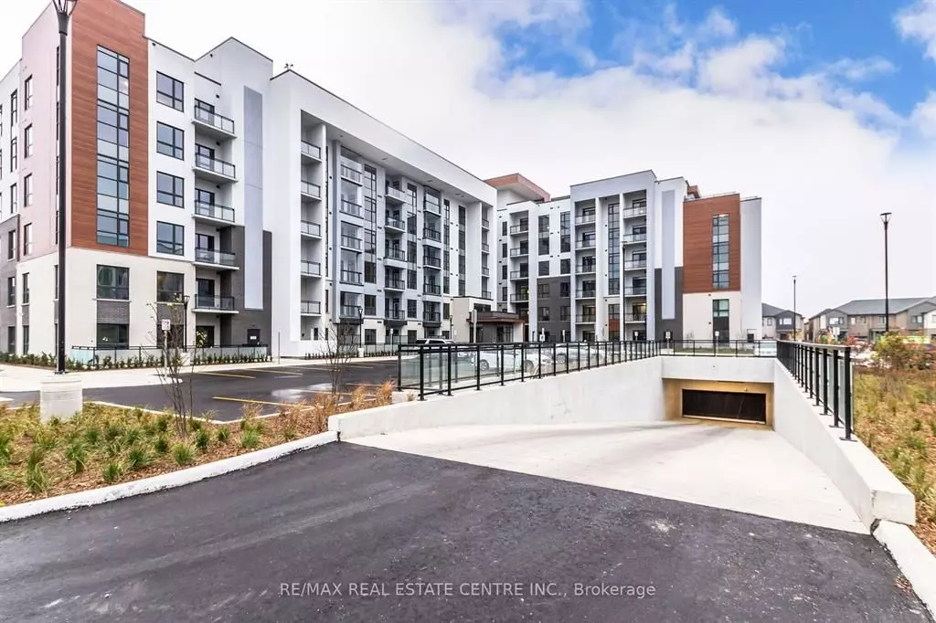 Milton, ON L9E 1Z2,460 Gordon Krantz AVE #207