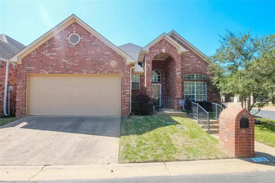 7120 Holly Square Court, Tyler, TX 75703