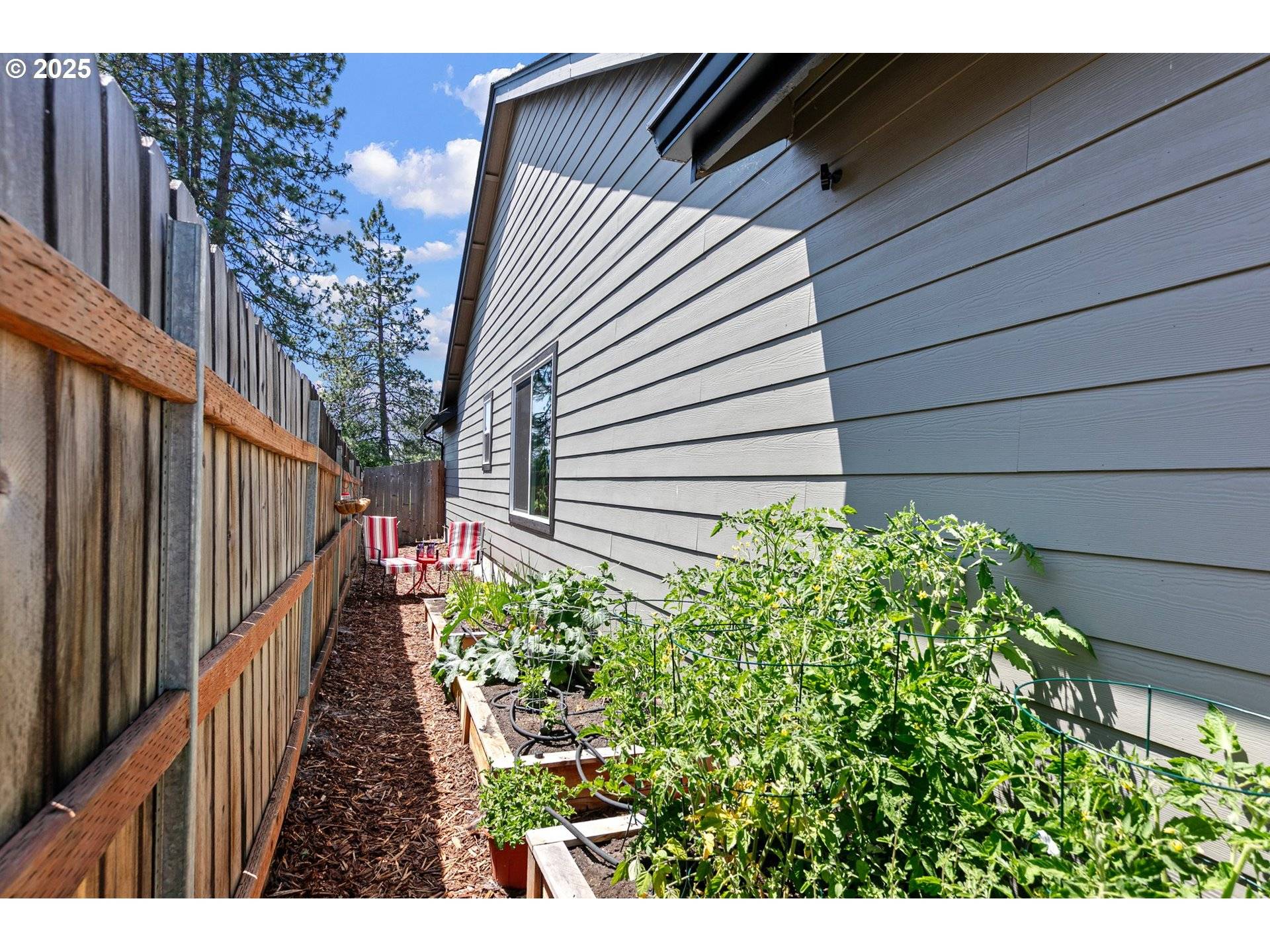 Lowell, OR 97452,443 N HYLAND LN