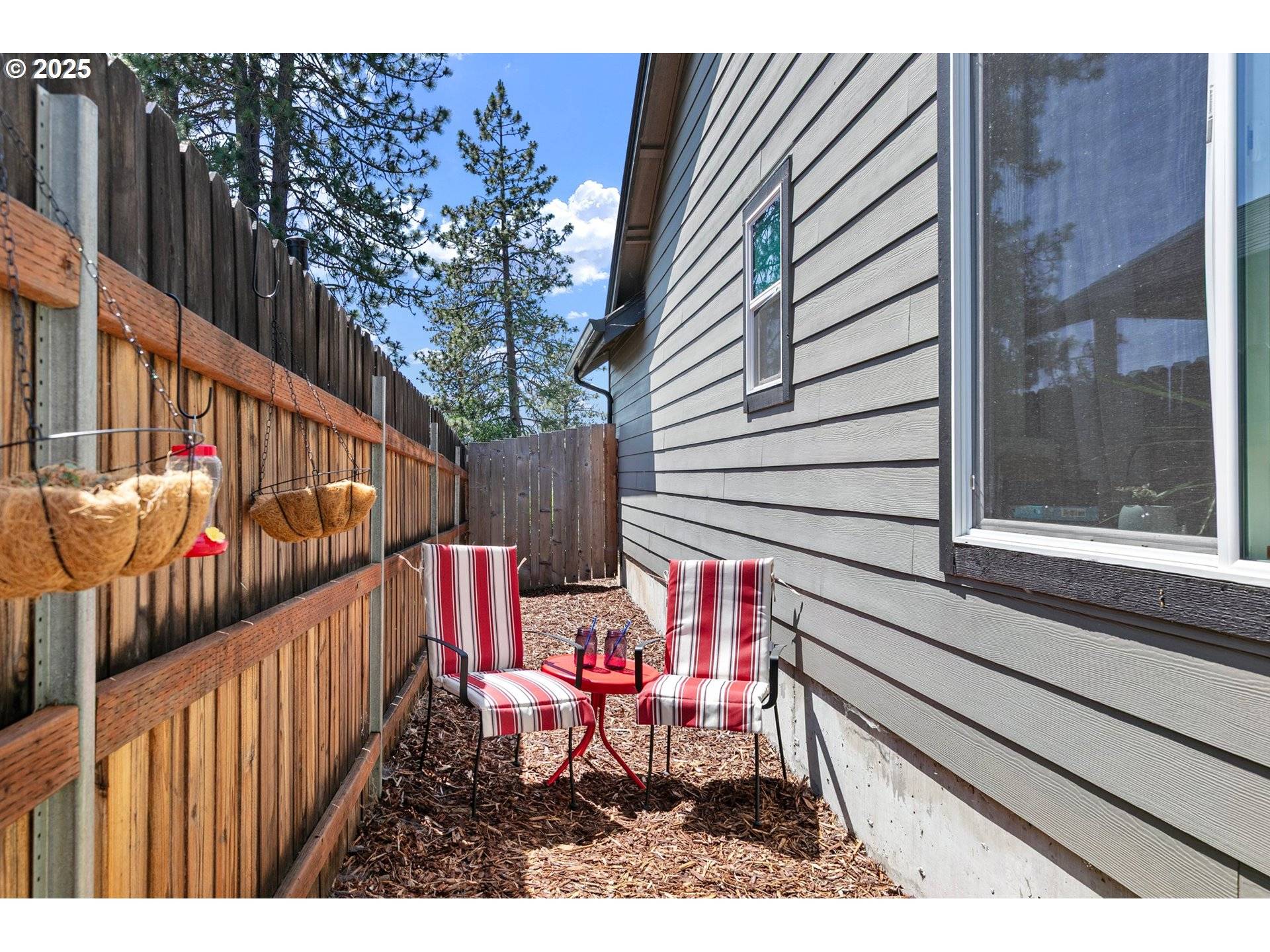 Lowell, OR 97452,443 N HYLAND LN