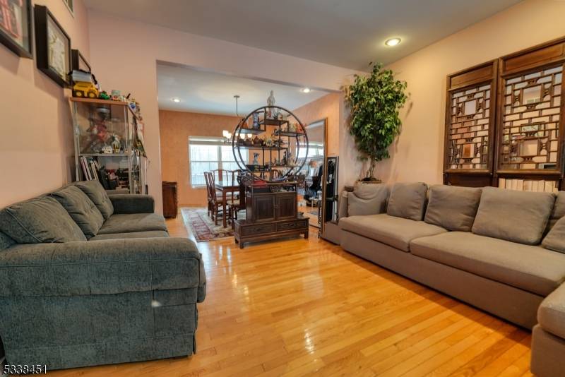Green Brook Twp., NJ 08812,27 Wingate Way