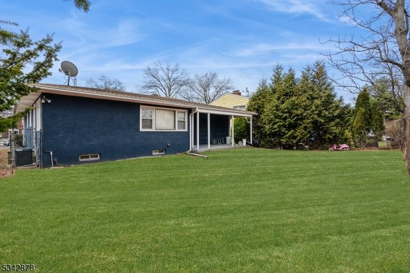 Roselle Boro, NJ 07203,221 Douglas Rd