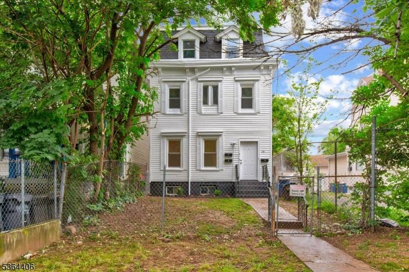 16 N 9Th St, Newark City, NJ 07107