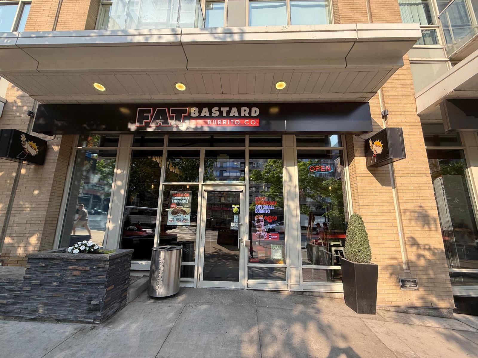 11 Spadina AVE, Toronto C01, ON M5V 3X8