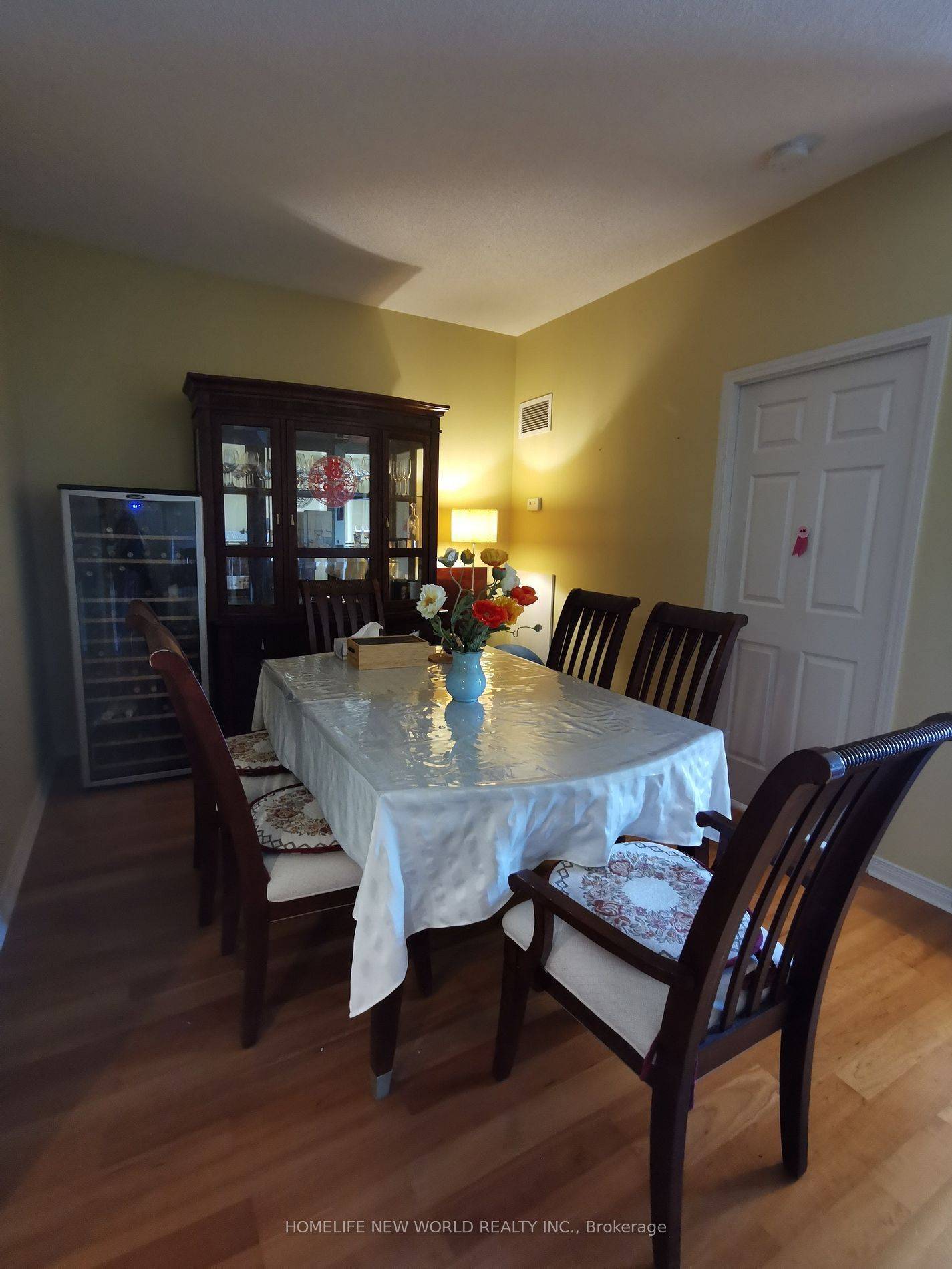 Toronto C04, ON M4R 2H8,451 Rosewell AVE E #515