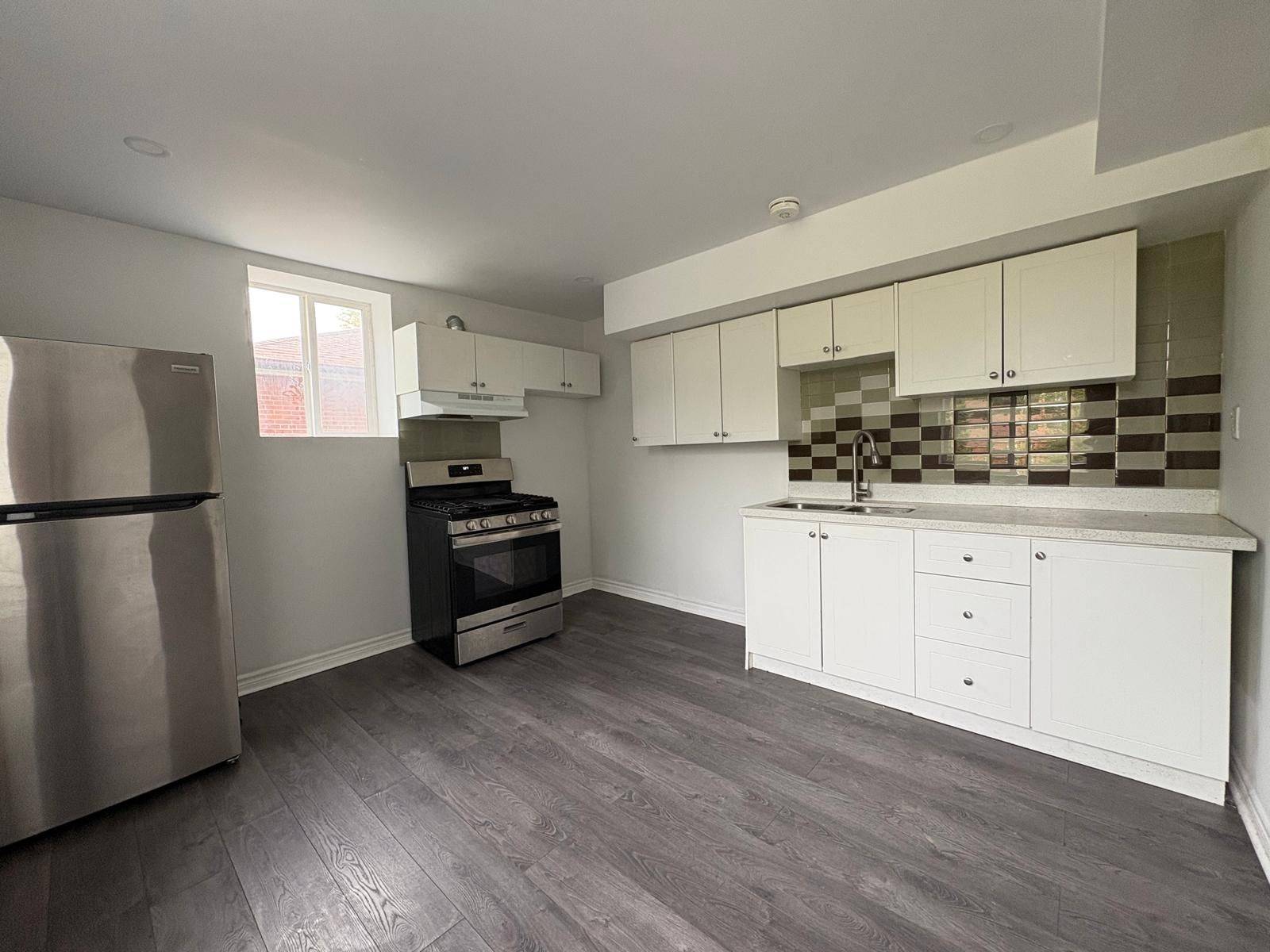 Toronto E08, ON M1M 3A4,35 Duncombe BLVD #Main Floor