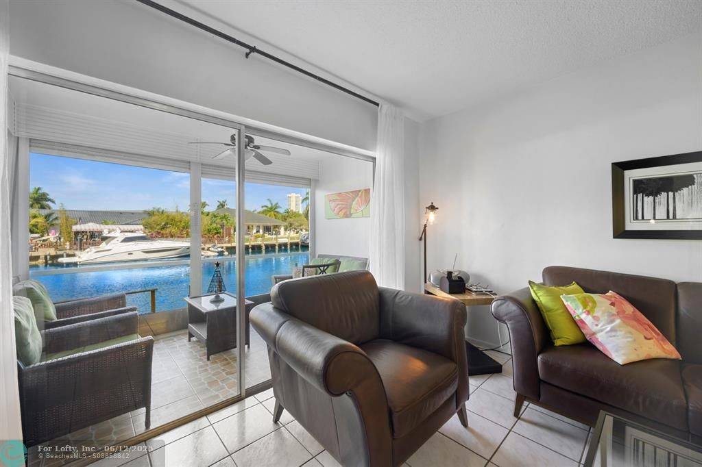 Hallandale Beach, FL 33009,460 Paradise Isle Blvd  #109