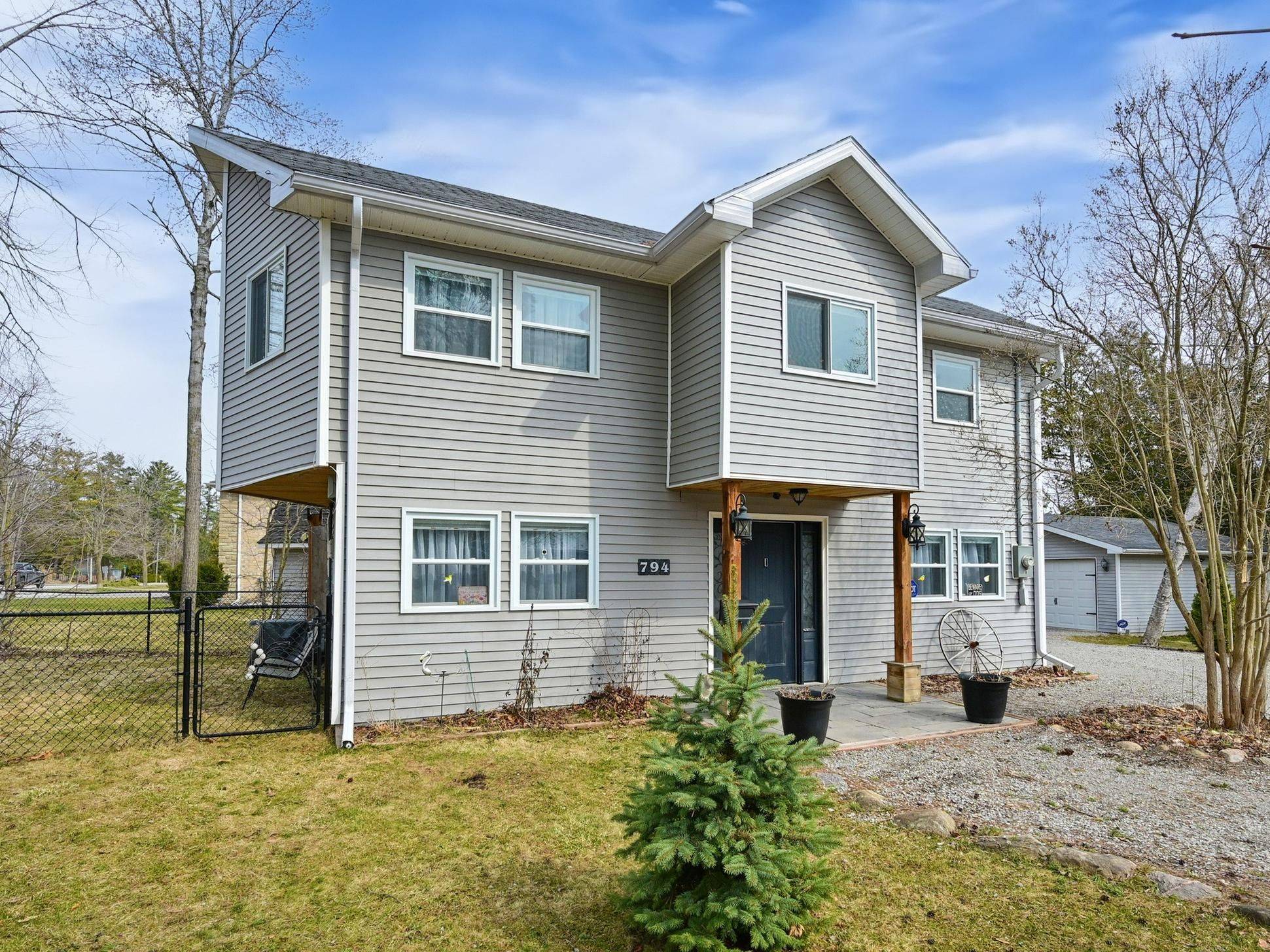 794 Willow AVE, Innisfil, ON L9S 2E5