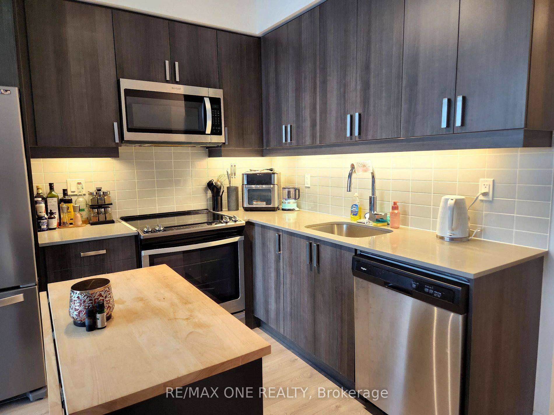 Vaughan, ON L4K 0K2,7895 Jane ST #3216