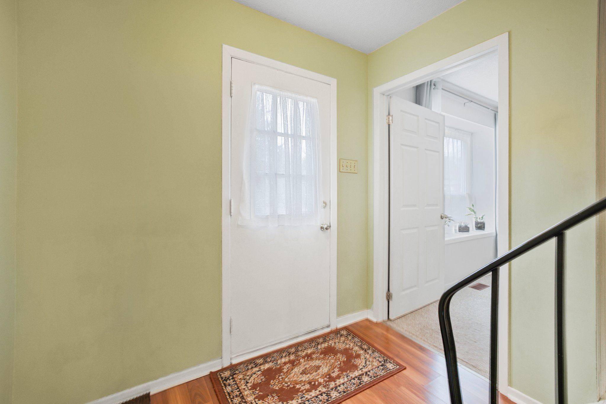 Newmarket, ON L3Y 3C7,856 Magnolia AVE