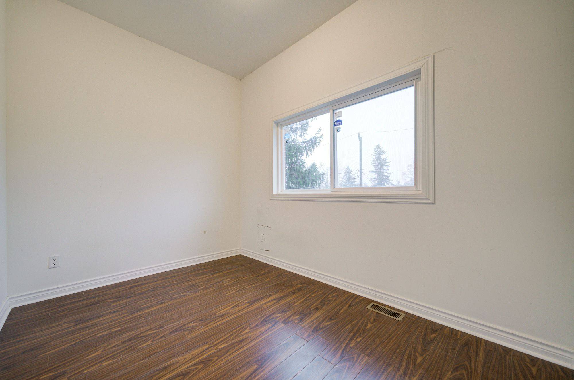Markham, ON L3P 1T3,27 Jonquil CRES