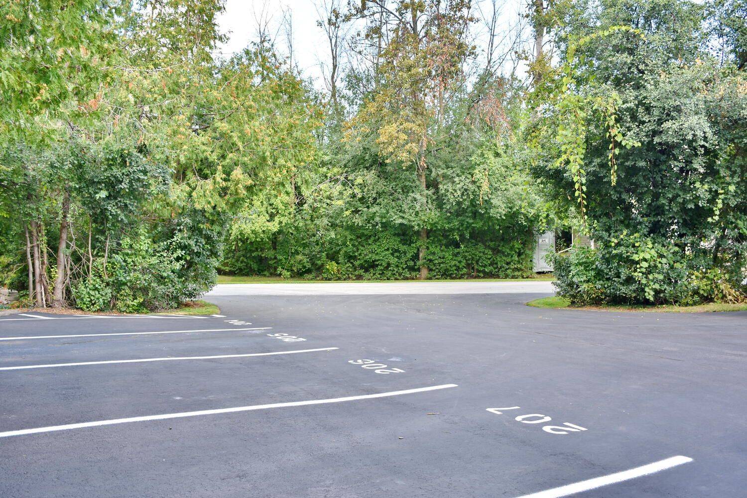 Collingwood, ON L9Y 5B4,207 ESCARPMENT CRES