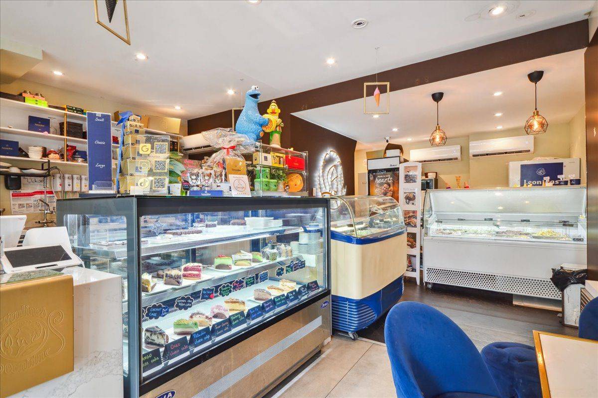 Mississauga, ON L5G 1E1,54 Lakeshore RD E