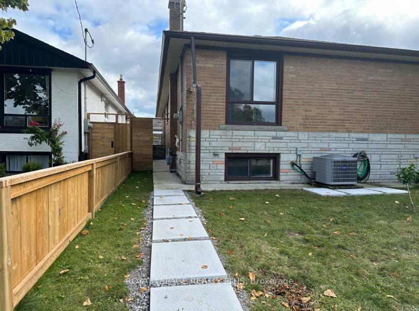 Toronto W08, ON M9C 1V1,64 Stevenharris DR