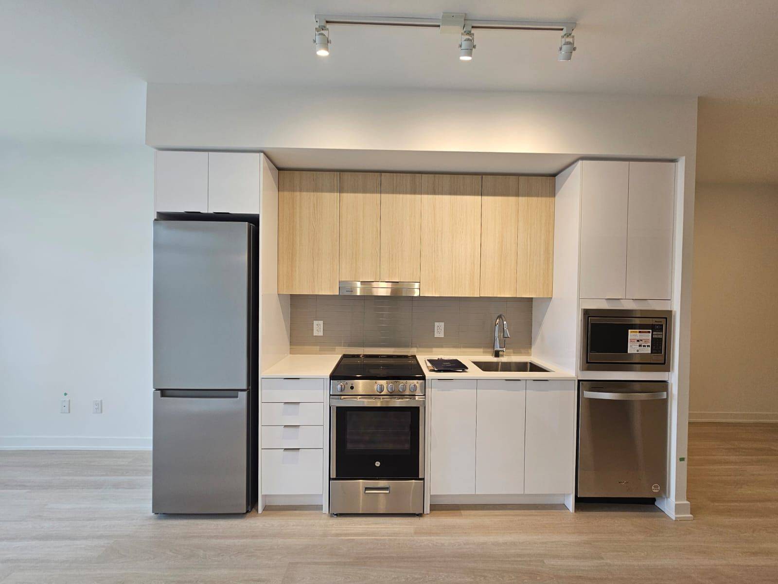 Mississauga, ON L4Z 3X7,5105 Hurontario ST #604