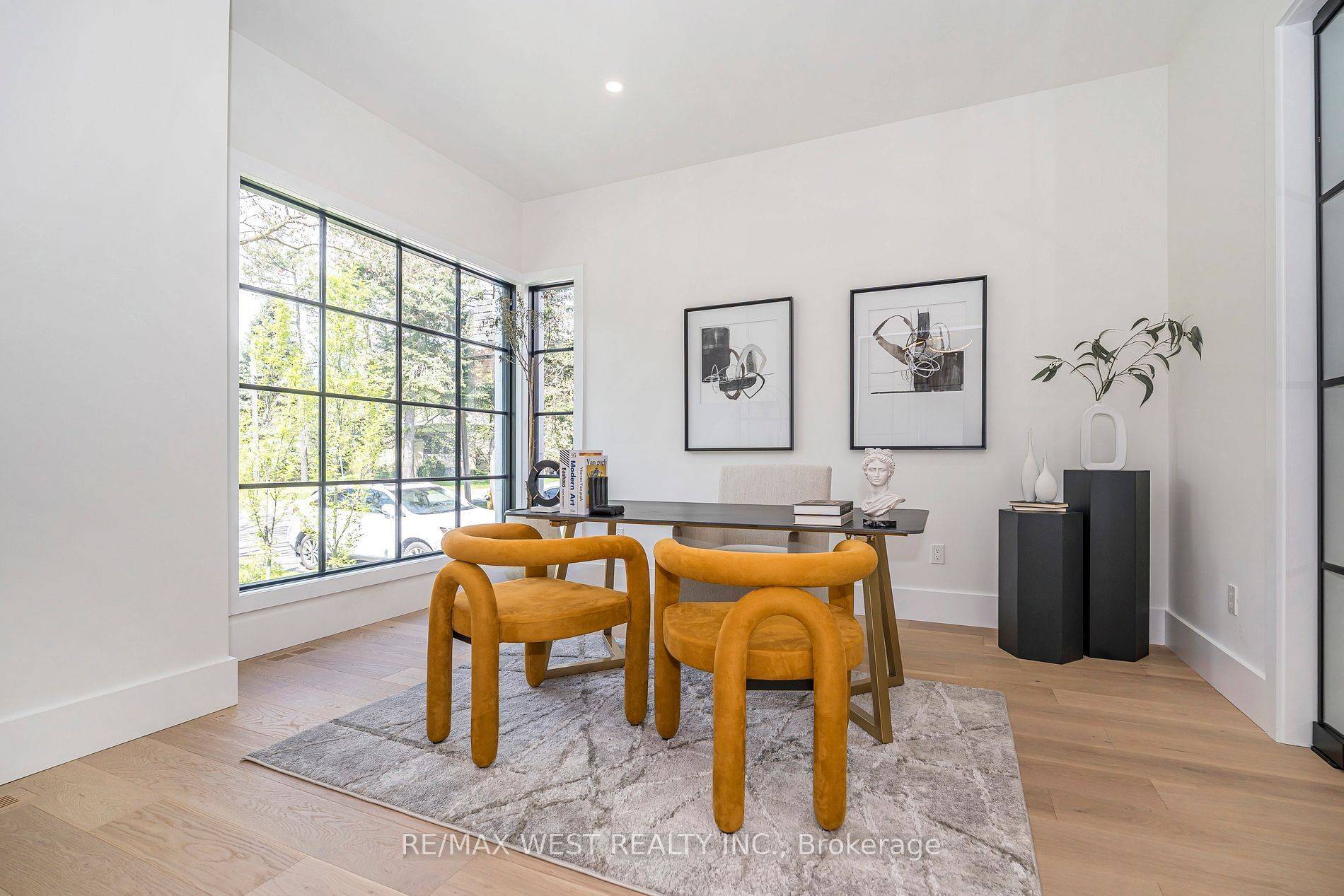 Toronto W08, ON M9A 3X1,29 Bromley CRES