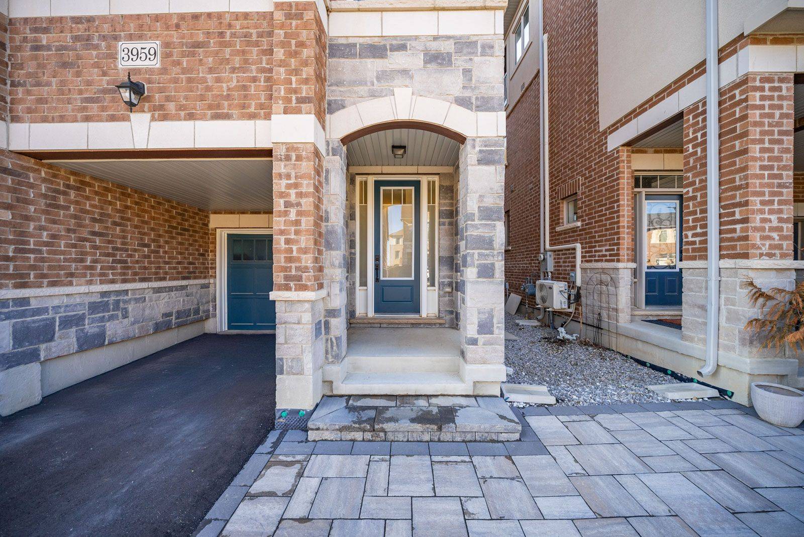 Burlington, ON L7M 0Z7,3959 Koenig RD