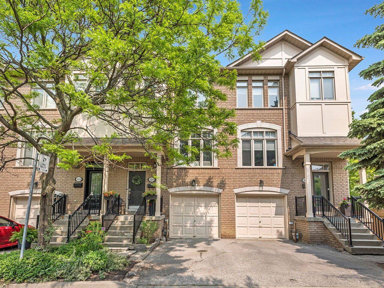 535 Oxford ST, Toronto W06, ON M8Y 4H2