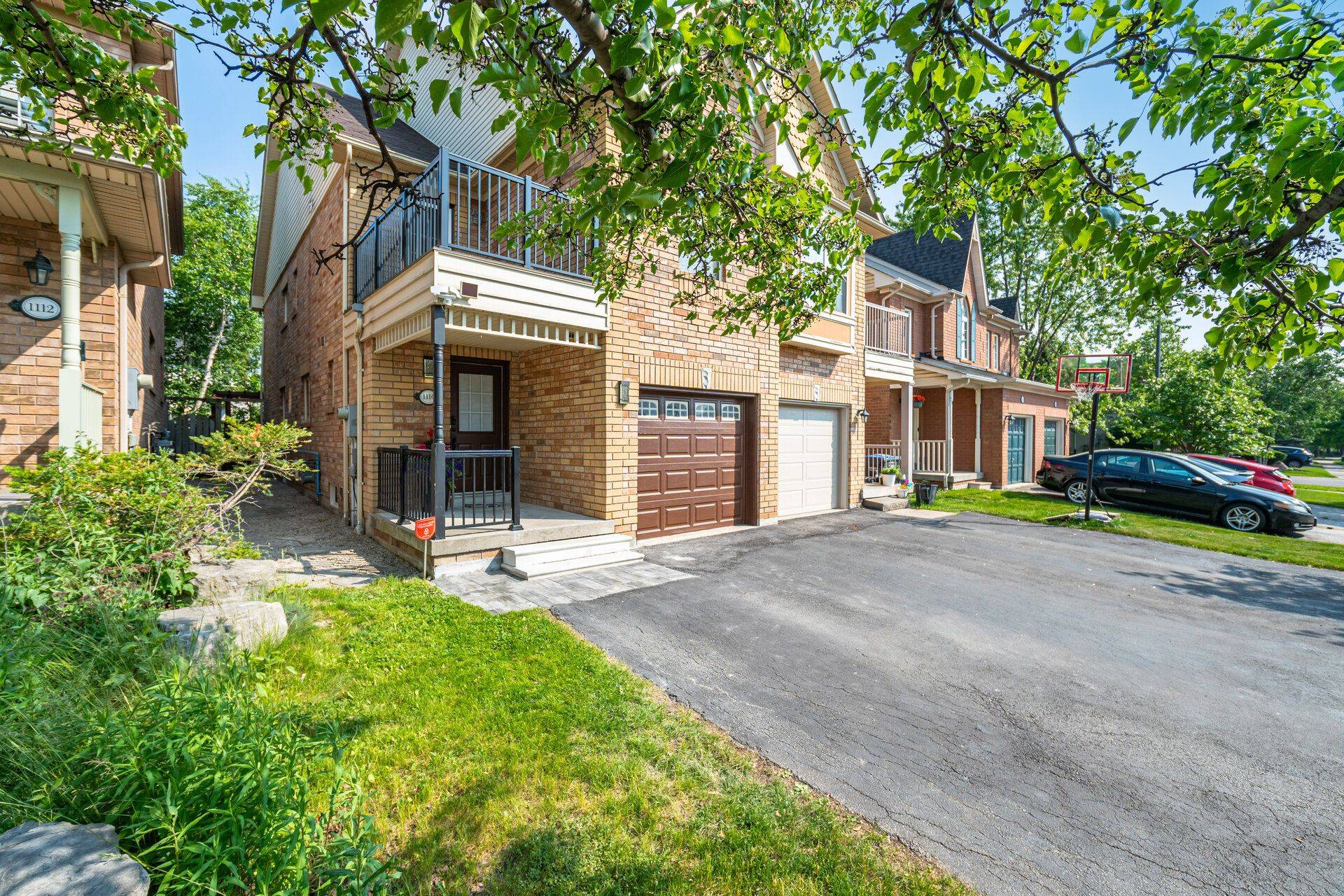 Mississauga, ON L5W 1C4,1116 Carding Mill PL