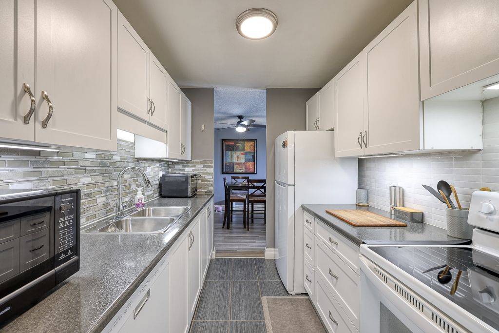London South, ON N6E 2T9,1580 Ernest AVE #301