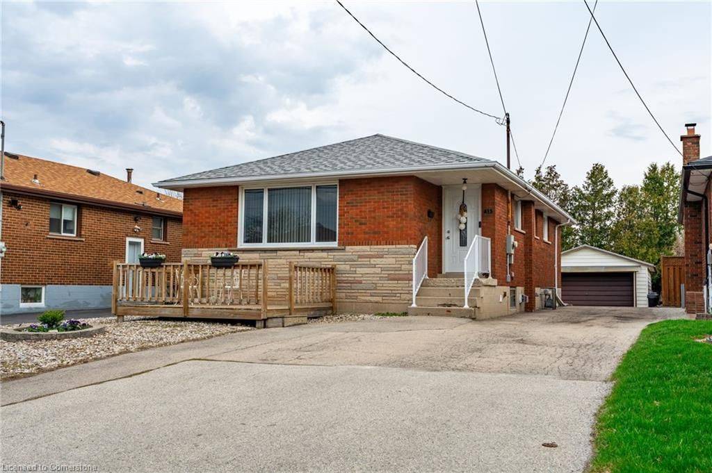 Hamilton, ON L8K 4X6,15 Nelligan PL