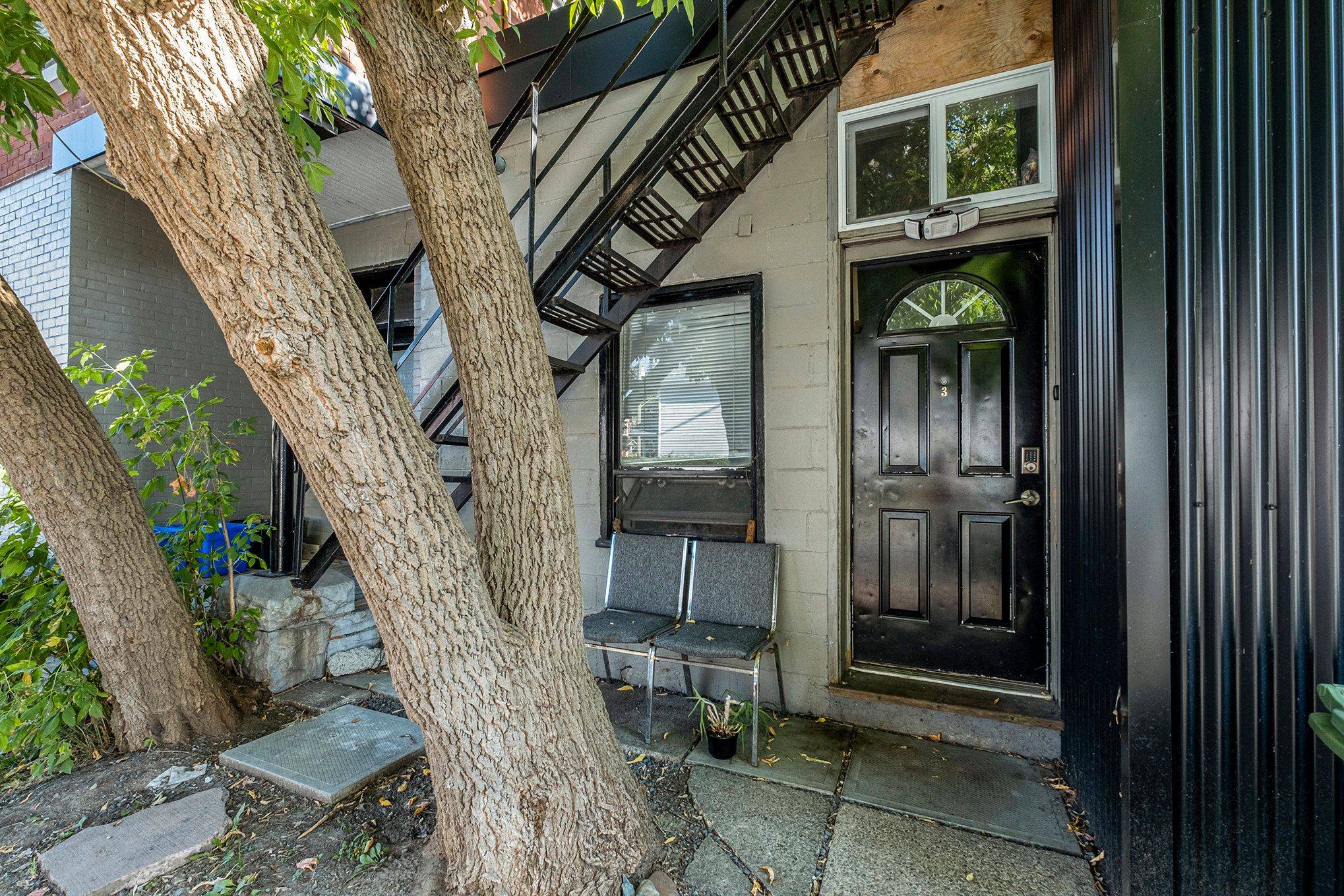 Ottawa Centre, ON K1R 6C6,115 PERCY ST #3