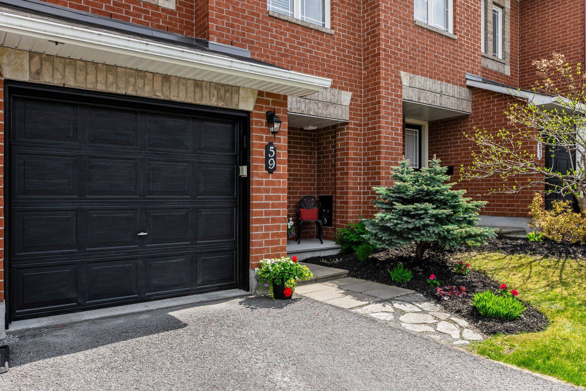 Kanata, ON K2K 0B2,59 Brady AVE