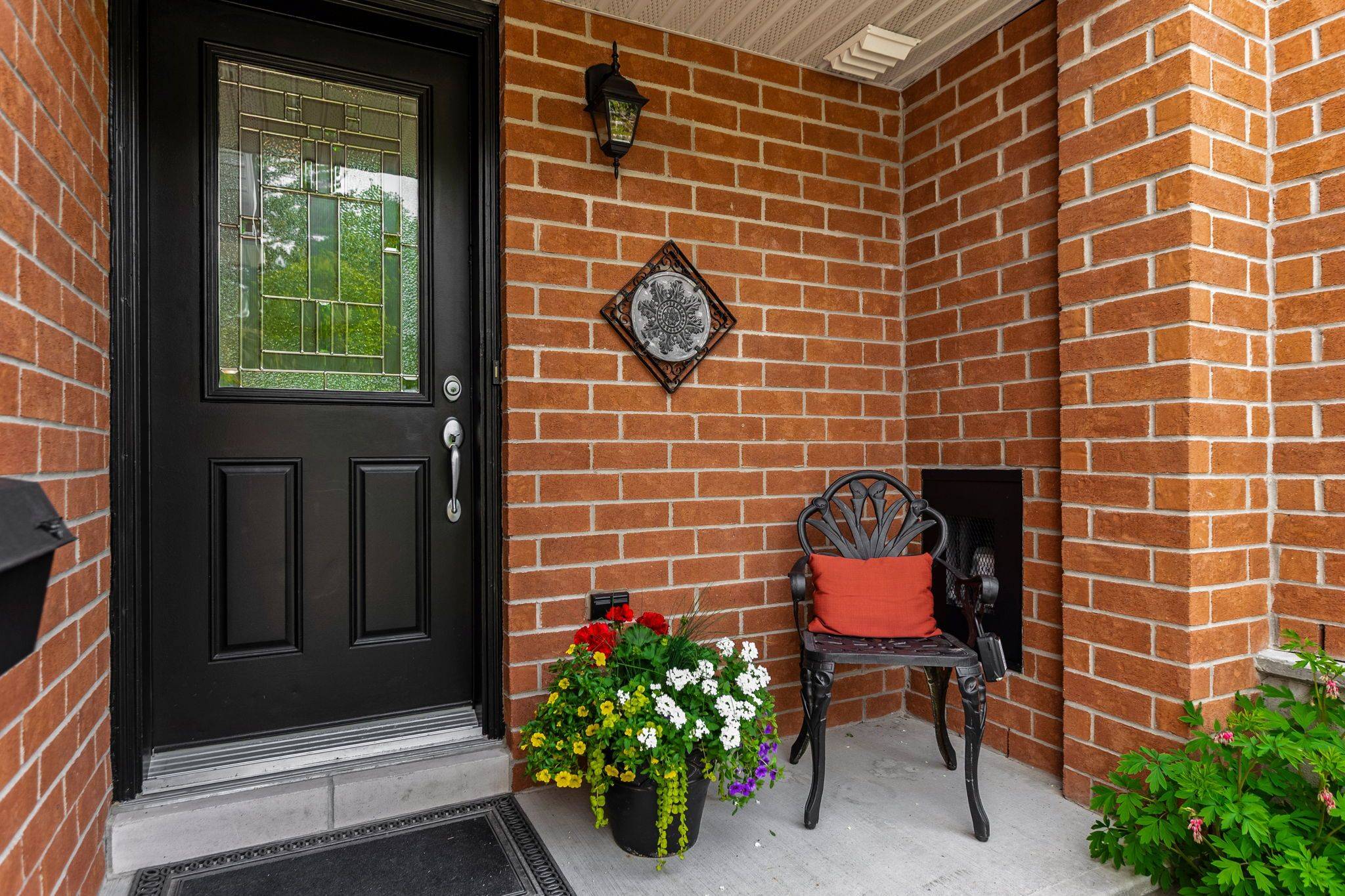 Kanata, ON K2K 0B2,59 Brady AVE