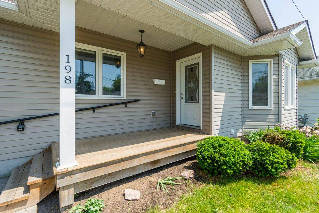 Belleville, ON K8P 1T5,198 Moira ST W